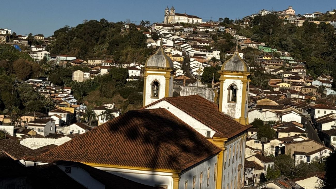 Telhados coloniais e a Matriz da Conceição